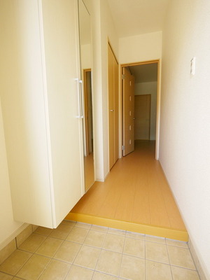 Entrance. Same floor plan Property Image