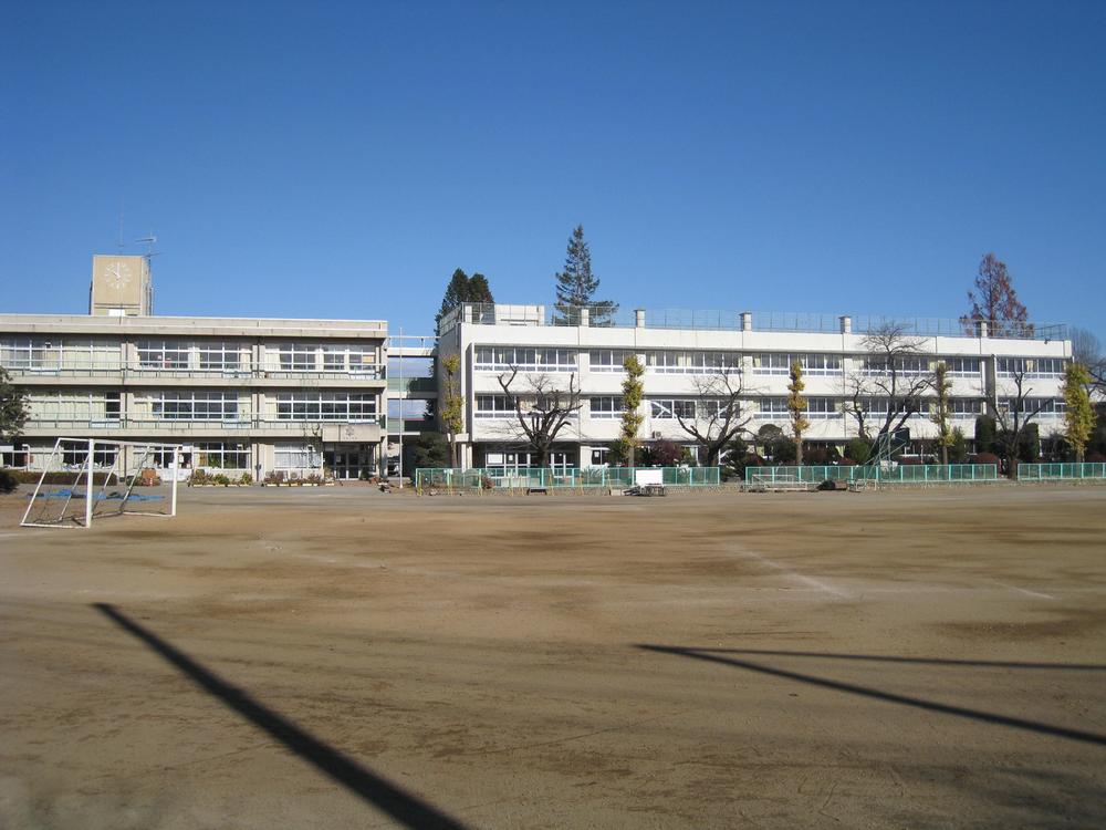 Junior high school. Yorii stand Obusuma until junior high school 1122m