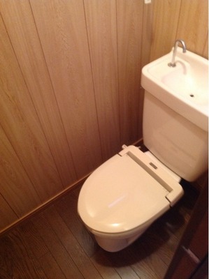 Toilet. TEL048-823-4388