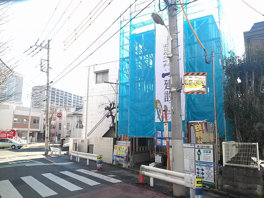 Local appearance photo. Local (12 May 2013) Shooting