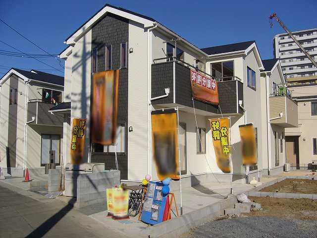 Local appearance photo. Local (11 May 2013) Shooting