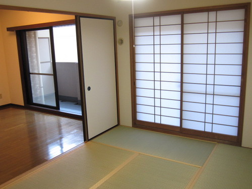 Other room space. Japanese-style room (approximately 6.0 tatami mats) ・ Living-dining