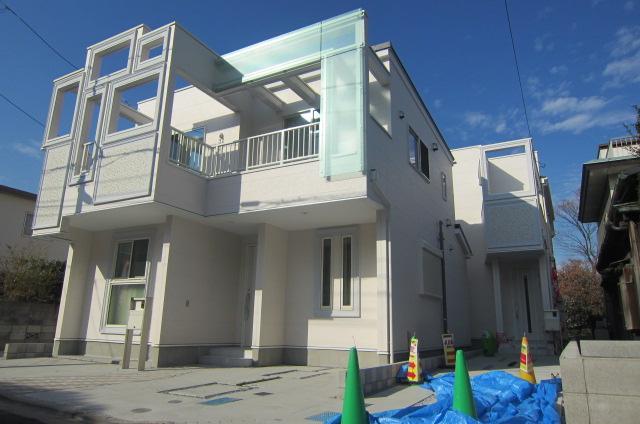 Local appearance photo. South road