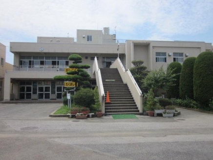 Primary school. Yono to South Elementary School (Elementary School) 240m