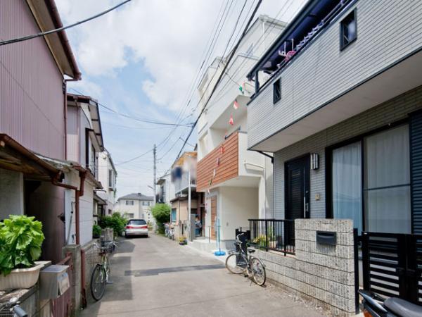 Local photos, including front road. 2013 / 07 / 02 shooting