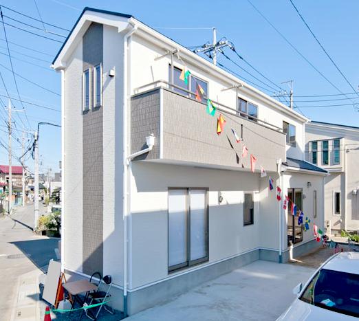 Local appearance photo. 1 Building