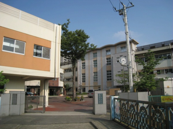 Junior high school. Yono 400m east to elementary school (junior high school)