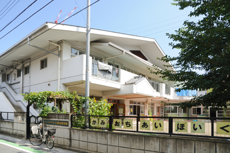 kindergarten ・ Nursery. Kamiochiai nursery school (kindergarten ・ 560m to the nursery)