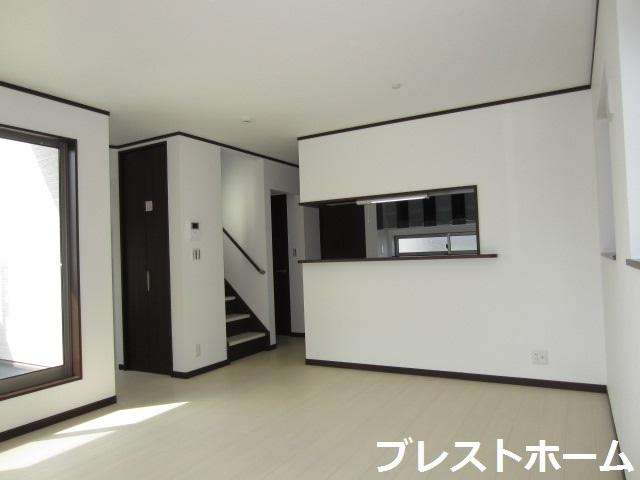 Same specifications photos (living). Example of construction