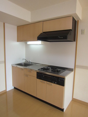 Kitchen. Gas 3-neck system Kitchen! 