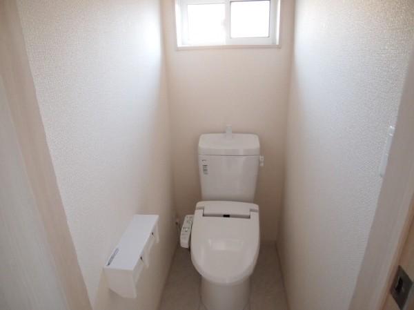 Toilet. Washlet standard equipment! There are toilet 1F2F!