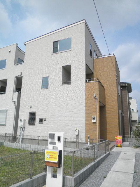 Local appearance photo. 5 Building Local (August 2013) Shooting