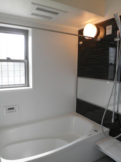 Bathroom. 5 Building: Indoor (August 2013) Shooting