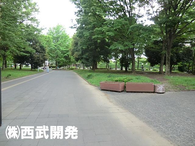 park. 1800m to Kitaurawa park