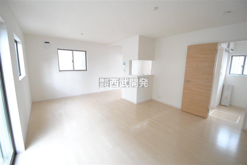 Living. 8 Building (September 2013) Shooting