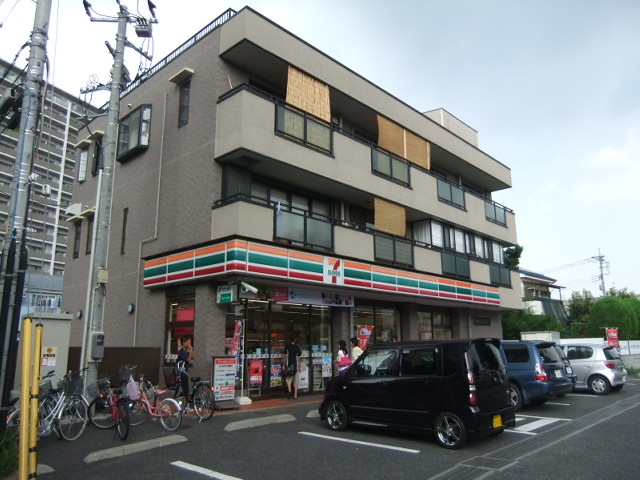 Convenience store. Seven-Eleven Saitama En'nami 2-chome up (convenience store) 429m