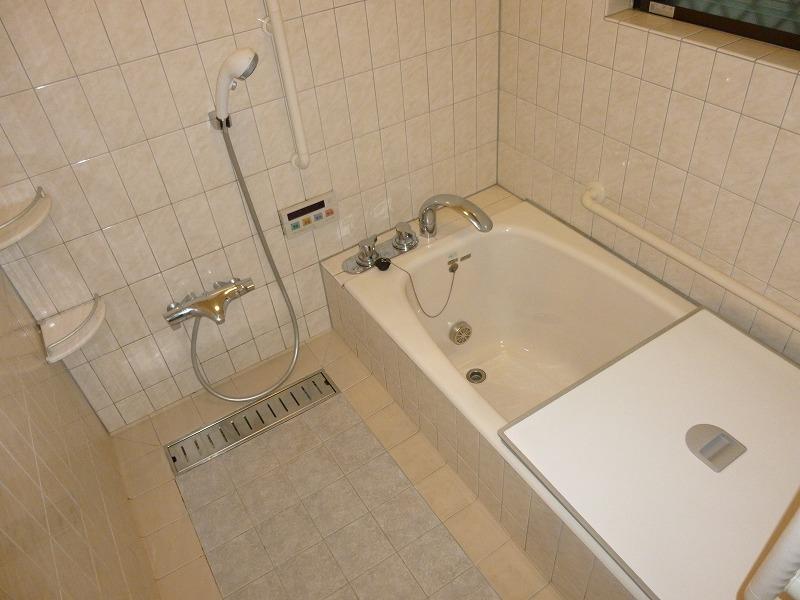 Bathroom. Indoor (11 May 2013) Shooting