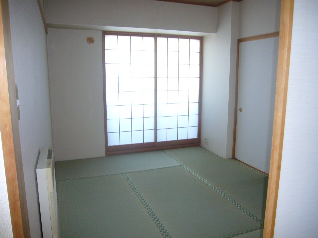 Other room space. Japanese-style room 6 quires