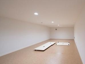 In large "warehouse" (A Building and the same specification) of the storage space whole housing can be built to really increase in would "things" is, In addition to the whole family of the items, Collection was art, Okeru closed well as stockpiling supplies in the event of a disaster. Also, Since provided with a high ceiling in the living room taking advantage of the internal part, Us to create even open space