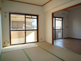 Living and room. Japanese-style room 6 quires