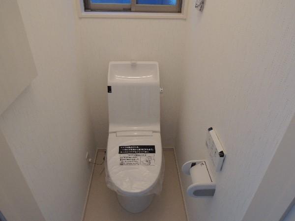 Toilet. Toilet lighting was considered
