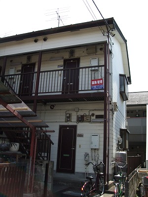 Building appearance. 2-story wooden