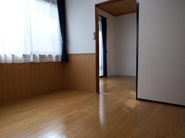 Living and room. Use Yasushi room