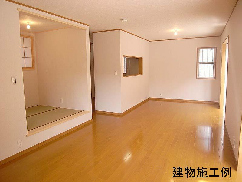 Same specifications photos (living). Example of construction