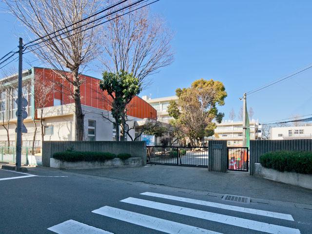 Primary school. 450m until the Saitama Municipal Yono northwest elementary school