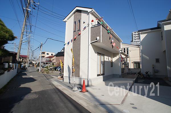 Local appearance photo. Local (12 May 2013) Shooting 1 Building