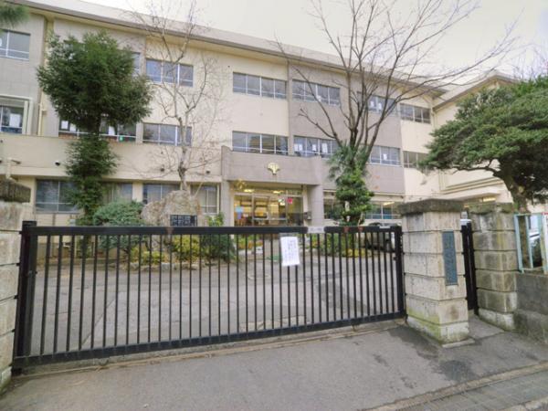 Primary school. 120m Saitama Municipal Kamiochiai elementary school to elementary school