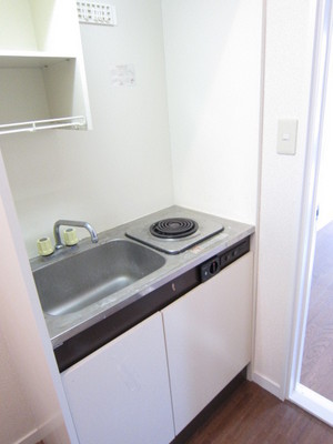 Kitchen. Small is also a mini kitchen that can be stored
