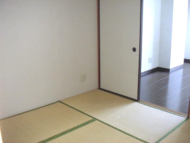 Other room space. Reference photograph