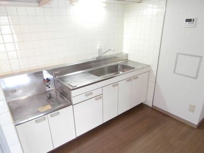 Kitchen.  ☆ Two-burner gas stove installation Allowed ☆ 