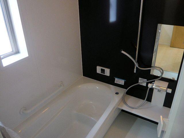 Bathroom. The window of the bathroom is the west