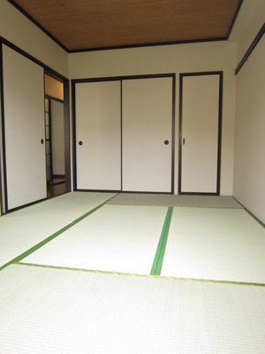 Living and room. It is perfect to 6 Pledge Japanese-style bedroom