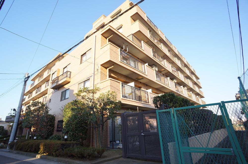 Local appearance photo. Local (12 May 2015) Shooting