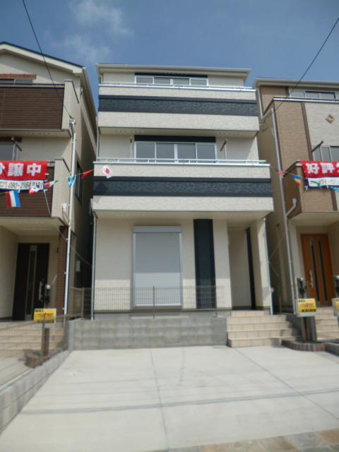 Local appearance photo. Building 2 Local (August 2013) Shooting