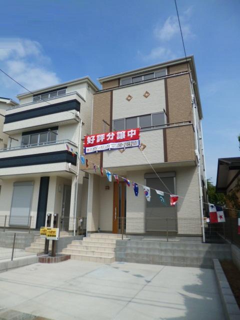 Local appearance photo. Building 3 Local (August 2013) Shooting