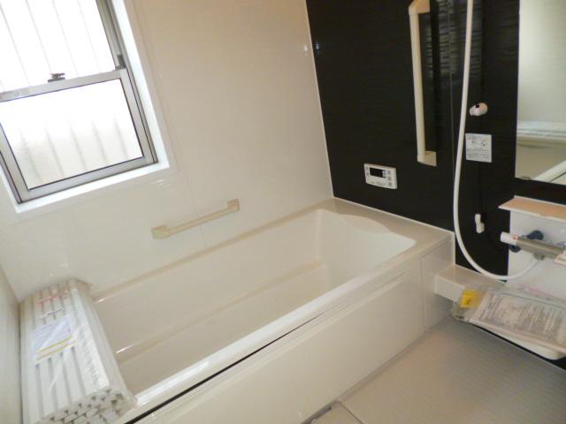 Bathroom. 1 Building: Indoor (August 2013) Shooting