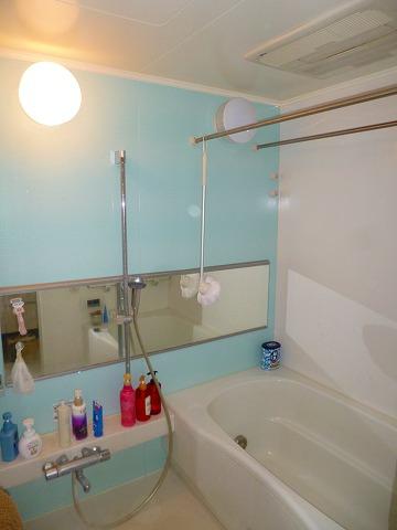 Bathroom. Indoor (12 May 2013) Shooting