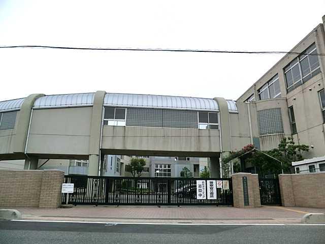 Junior high school. 1440m until the Saitama Municipal Yono Minami Junior High School