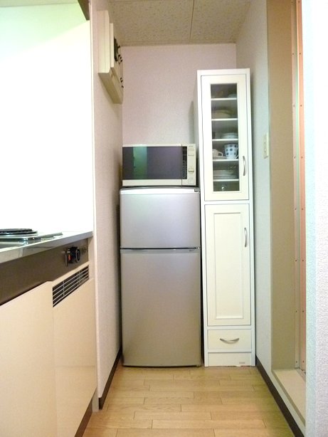 Other Equipment. 2-door refrigerator & microwave ・ Equipped all the tableware