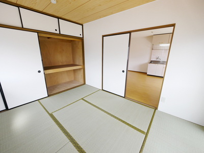 Receipt. Storage and Japanese-style room