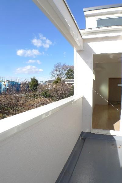 Local appearance photo. It is a mansion and designer houses and nature full of scenery to collaboration. ◆ Saikyo 11 minutes ◆ Keihin line 15 minutes