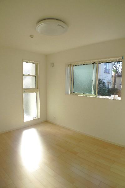 Non-living room. 1 Kaiyoshitsu 6 Pledge