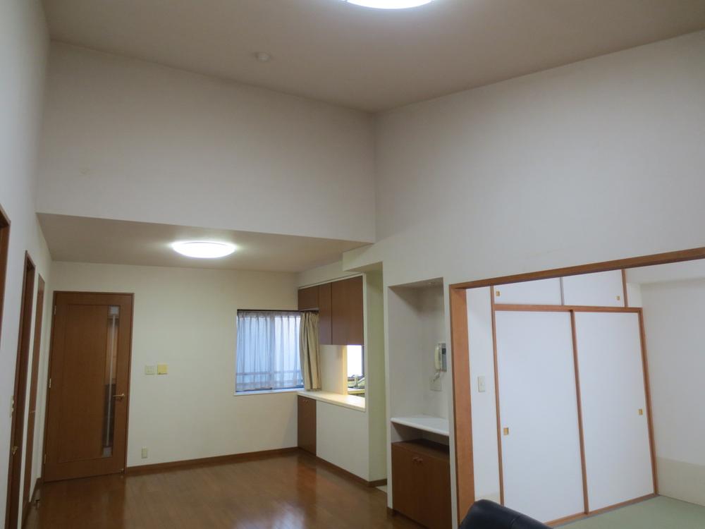 Living. Local (12 May 2013) Shooting