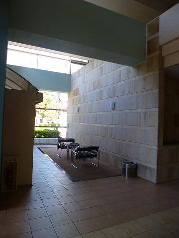 Entrance. Common areas