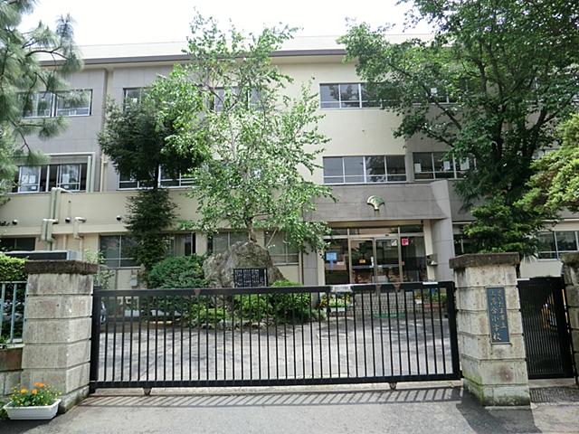 Primary school. 320m until the Saitama Municipal Kamiochiai Elementary School