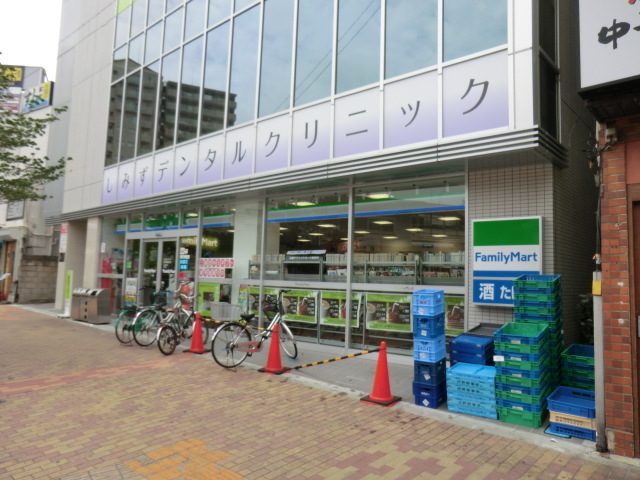 Convenience store. 700m to Family Mart (convenience store)